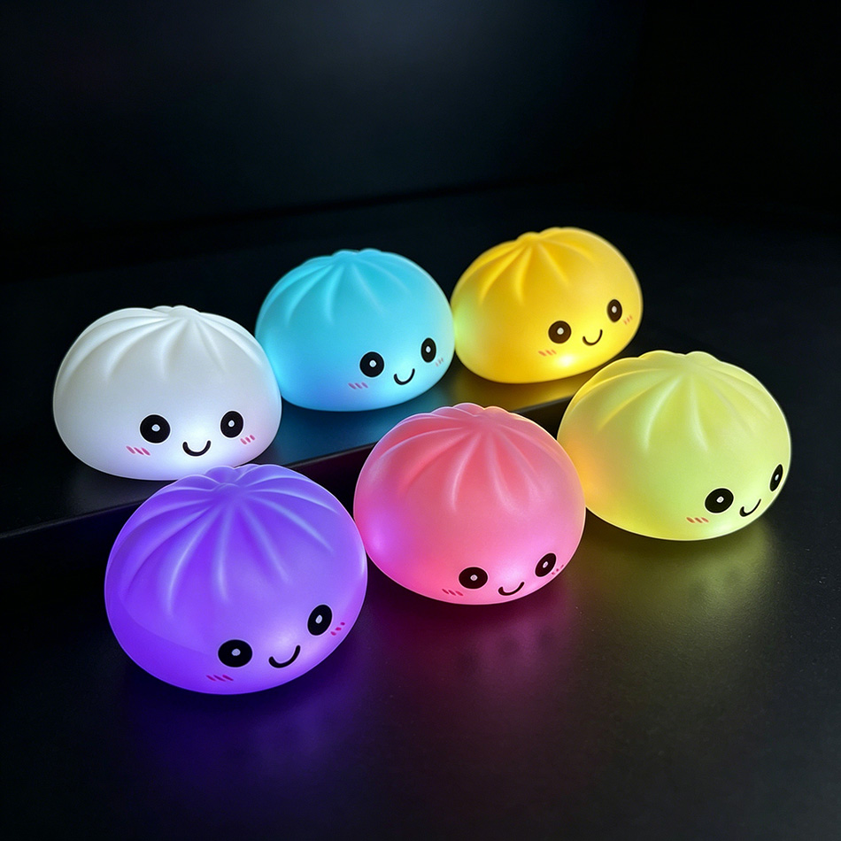 Kids Toys Dumplings - 2026 Ästhetischer LED-Leuchtender Dumpling: Blasen-Spuckendes Quetschspielzeug,